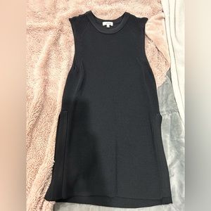 Aritzia Wilfred black size small sleeveless sweater, fine knit